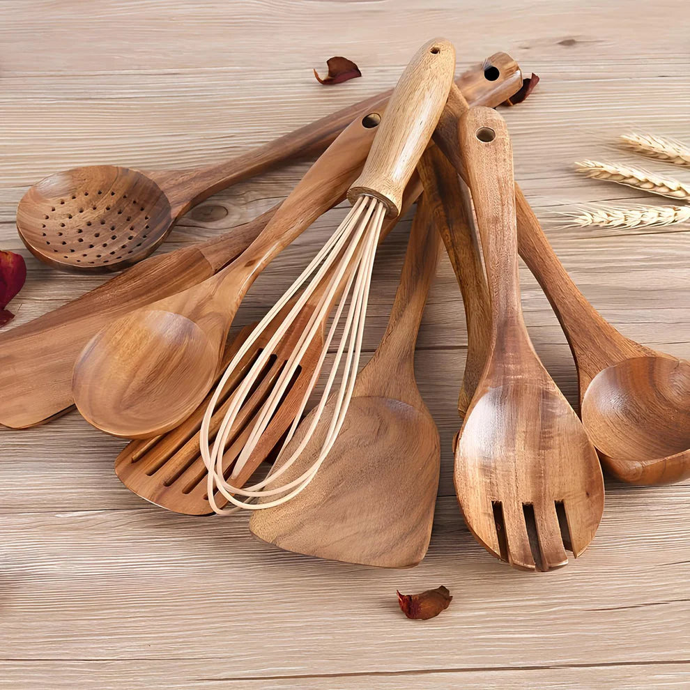 11-Piece Wooden Kitchen Utensil – Holder included