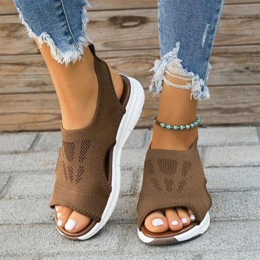 Women's Sport Sandals With Supportive Arch Cushioning And Adjustable Straps