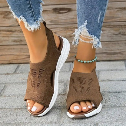 Women's Sport Sandals With Supportive Arch Cushioning And Adjustable Straps