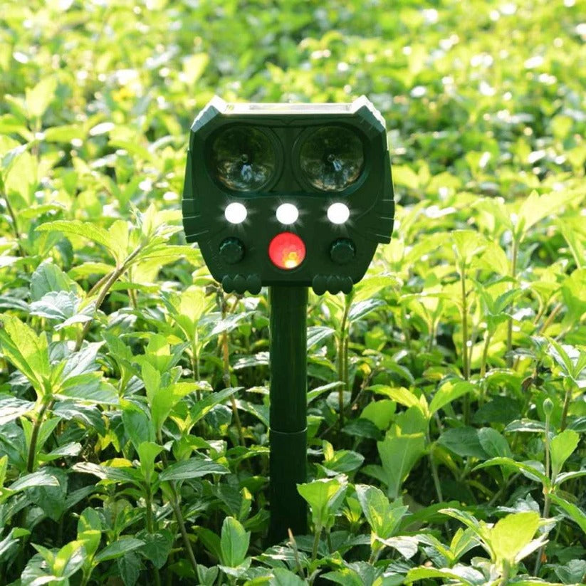 Ultrasonic Animal Repeller For Cats, Dogs, Foxes, Rats And Squirrels