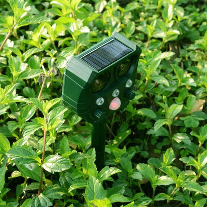 Ultrasonic Animal Repeller For Cats, Dogs, Foxes, Rats And Squirrels