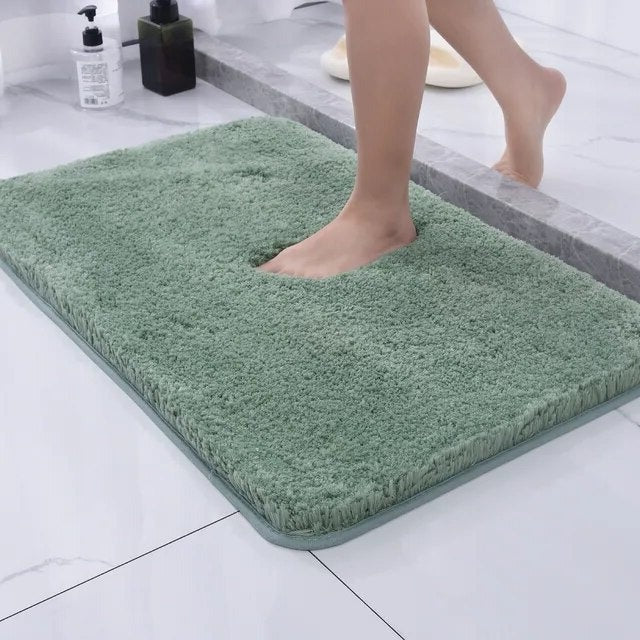 Bath Mat with Plush Microfiber and Non-Slip Rubber Backing, 20 x 30 Inches