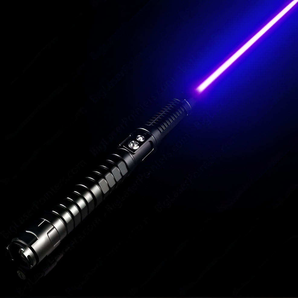 Tactical Flashlight With Integrated Green Laser Sight And Zoomable Beam