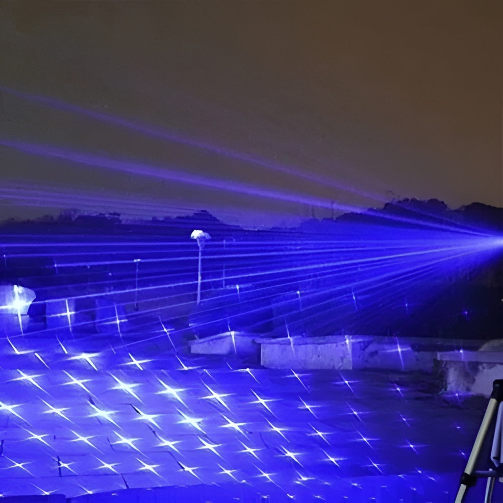 Tactical Flashlight With Integrated Green Laser Sight And Zoomable Beam